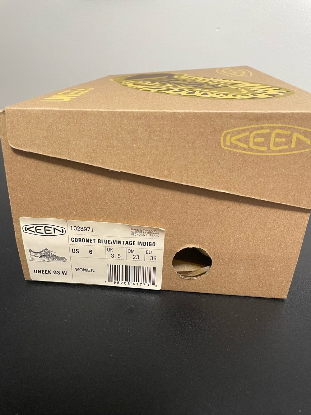 New - KEEN Uneek 03 With box & tag - Coronet Blue / Vintage Indigo- women US 6